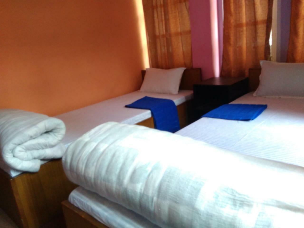 Big Bell Guest House Bhatgoan Esterno foto