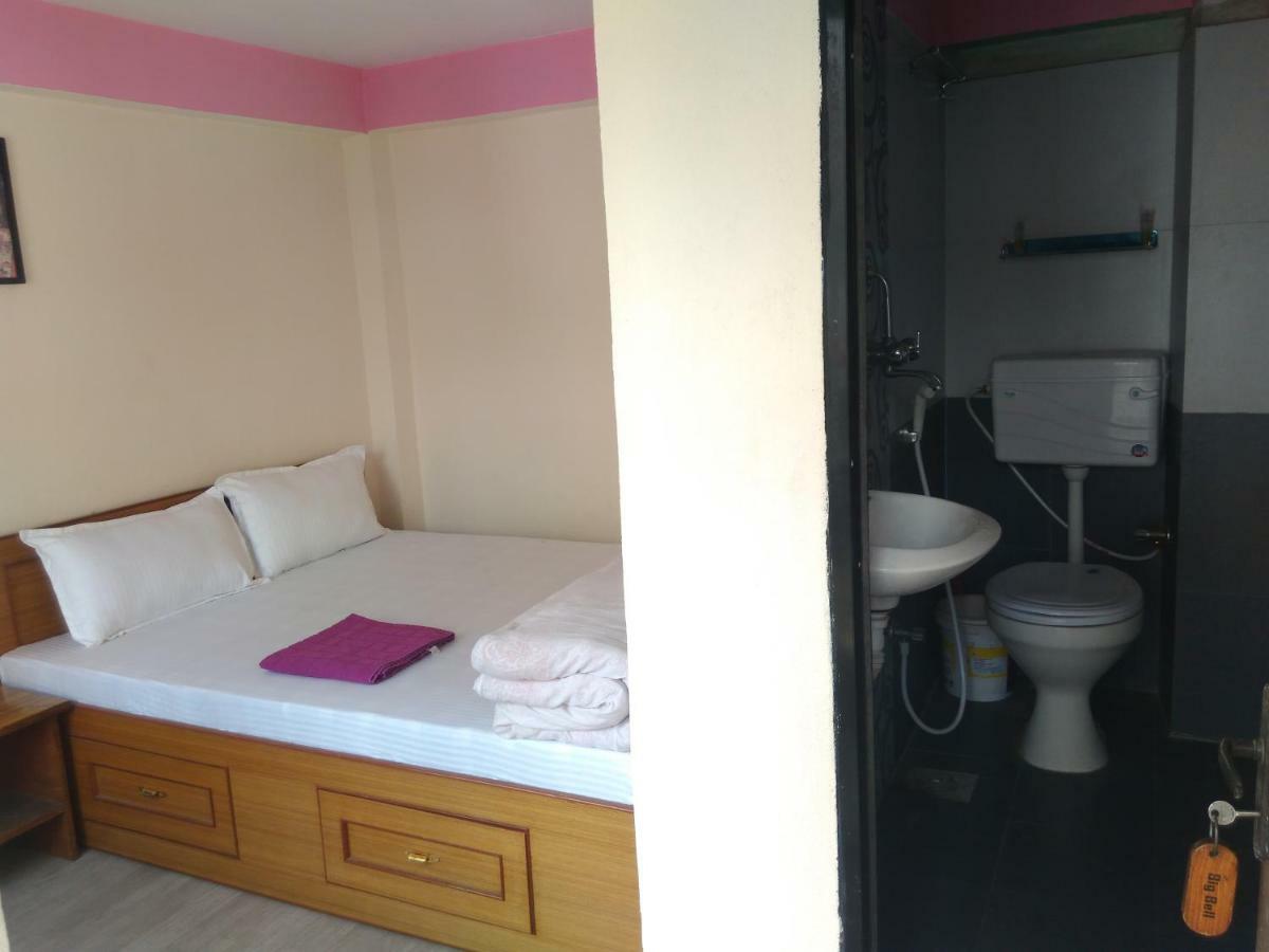 Big Bell Guest House Bhatgoan Esterno foto